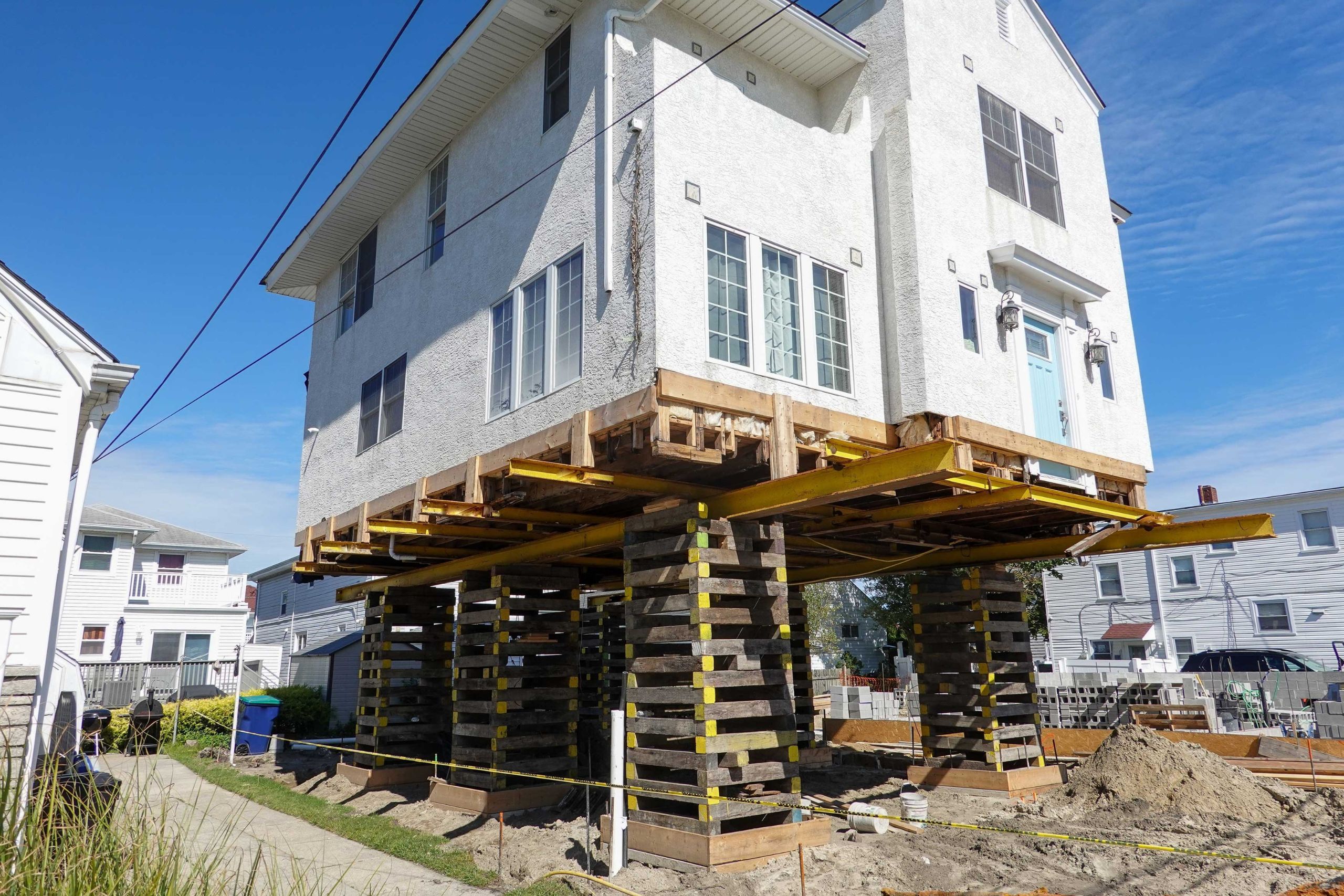 Located in Charleston, West Virginia, we are a company that specializes in house lifting, small distance house moving, piles and foundations.